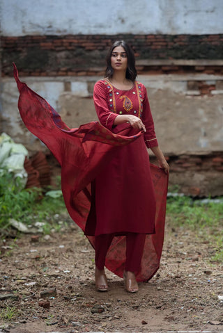 maroon kurta set